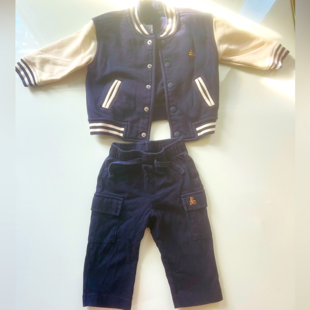 Baby gap pants and jacket 6-12 months 
Very good condition